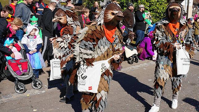 Archivbild: Die Aichener Guggenloch-Spatzen, hier beim Schlüchttal-Narrentreffen in Aichen 2019, sind immer ein &bdquo;Hingucker&ldquo;.
