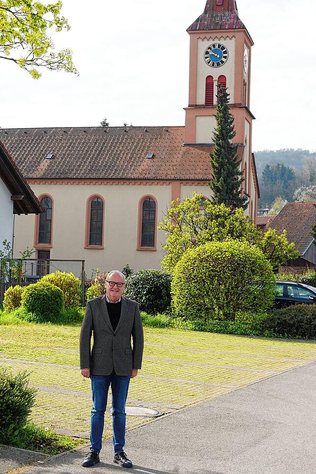 Bernd Riegger leitet heute ein Gastro-Imperium mit 39 Restaurants in ganz Deutschland. Aktuell ist er auf Heimatbesuch, hier vor der ...
