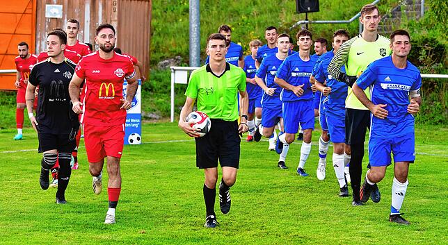 Bild 6: FC Wallbach setzt sich mit 2:0 beim SV Karsau durch &ndash; und wir haben Bilder!