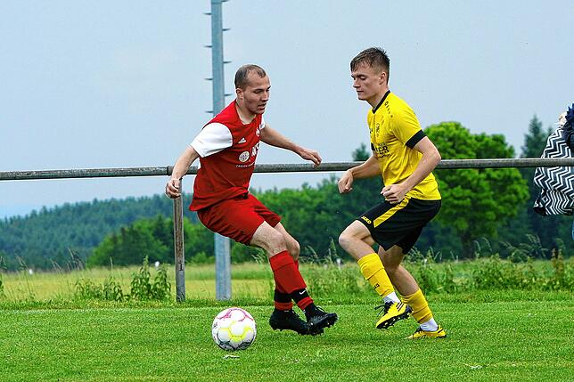 Bild 4: Der SV Denkingen ist Meister und steigt in die Landesliga auf. Wir waren mit der Kamera dabei!