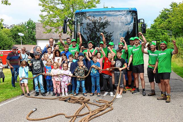 Bild 1: Hier sind die besten Bilder von der spektakulären Wette der Tauziehfreunde Unterkirnach