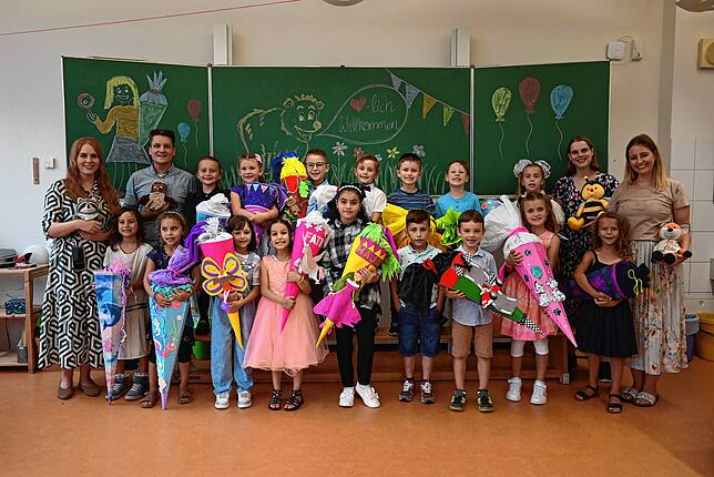 17 Erstklässler besuchen die Familienklasse an der Alemannenschule Wutöschingen. Die vier Familienklassen werden von Jana Bluhm, Julia ...
