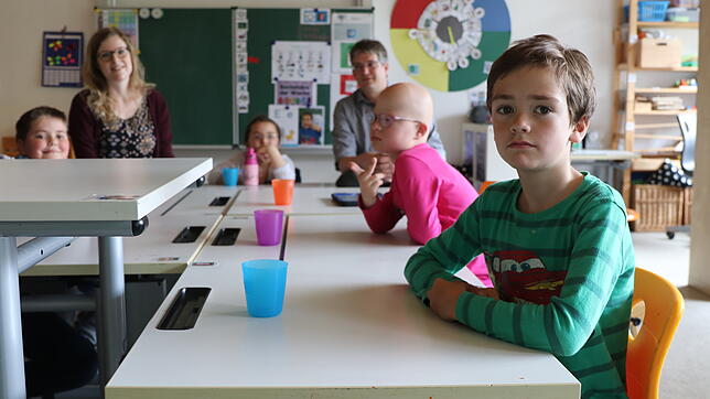 Hier kann es eng werden: In einem Klassenzimmer kommen in der Regel sechs Schüler, zwei Lehrer, ein FSJ-ler und eine Schulbegleiterin ...