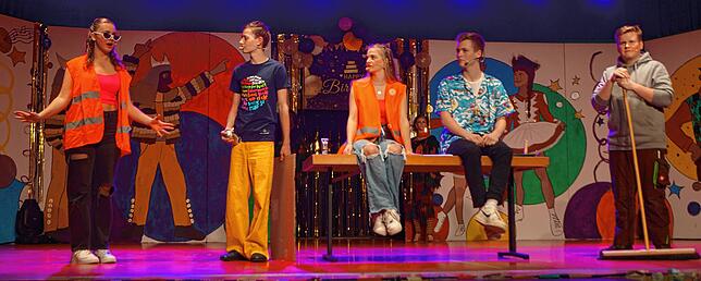 Alina Gieß, Philipp Eisenbarth, Luisa Schwabedissen, David Eisenbarth und Jan Becker (von links) philosophieren als Power-Bepper über ...