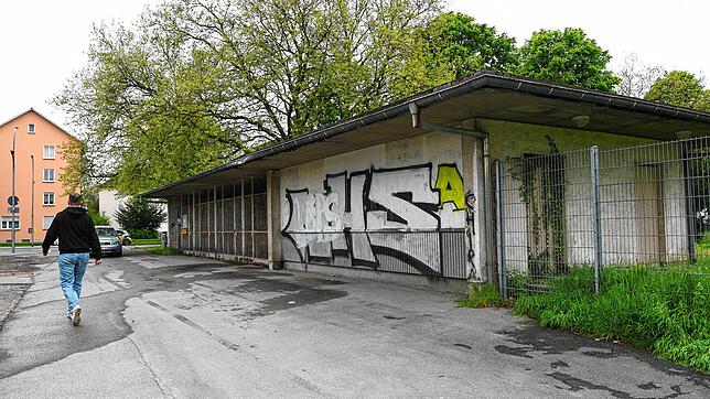 Das frühere Kassengebäude Ost des Hohentwielstadions: Es soll Platz für einen neuen Kindergarten mit drei Gruppen und 75 Plätzen machen. ...