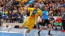 Die Konstanzer Drittliga-Handballer (Michel Stotz am Ball) hatten gegen Leutershausen keinen guten Tag erwischt.