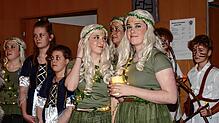Die Jugend der Kieschtockzunft ist beim Unterkirnacher Zunftball gerne dabei und feiert Fasnet. Bilder: Cornelia Putschbach