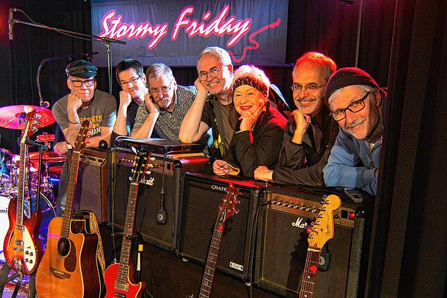 Abtanzen bis in den Mai, mit Rock-Musik der 60er- bis 80er-Jahre und der Kultband Stormy Friday.