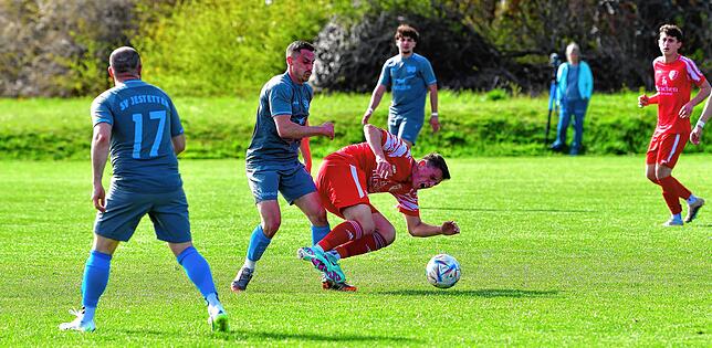 Bild 3: SV Jestetten gewinnt 3:1 beim FC Schlüchttal &ndash; und wir haben Bilder!