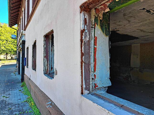 Der ehemalige Gasthof Kreuz in Wehr-Öflingen im Spetember 2023.