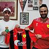 Neuer Mann: Astrit Adilovski (links) wechselt FC Wittlingen zum FSV Rheinfelden. Begrüßt wird er von FSV-Sportkoordinator Gianfranco ...
