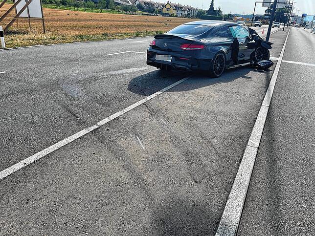 Bild 2: Fahranfänger (23) zerlegt 400-PS-Sportwagen in der Schweiz