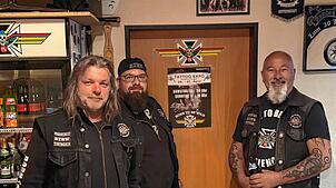 Sie freuen sich auf die Tattoo-Expo in Tiengen (von links): Bernd Griesser (“Judy“), David Scheuble (“Keule“) und Werner Schmithausen ...
