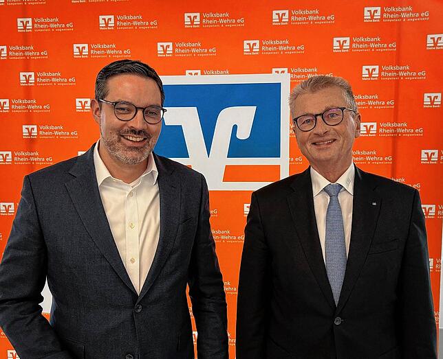Der künftige Vorstandsvorsitznde der fusionierten Volksbank – Die Gestalterbank – Alexander Müller mit dem ...