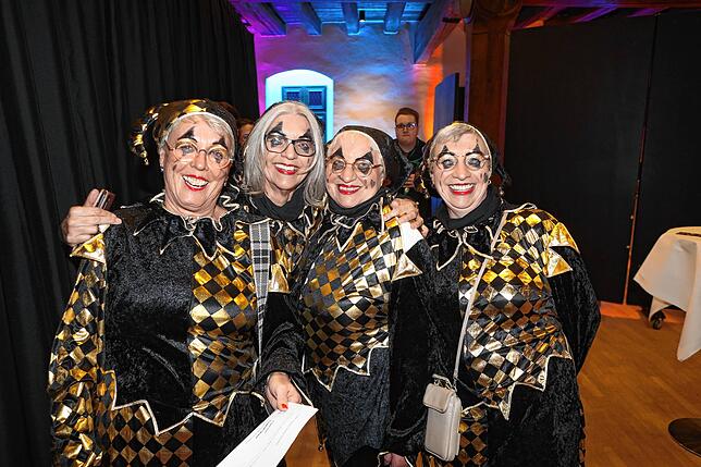 Bild 31: Narren und Mäschgerle strömen ins Konzil &ndash; Sie alle sind bei der SWR-Fernsehfasnacht dabei
