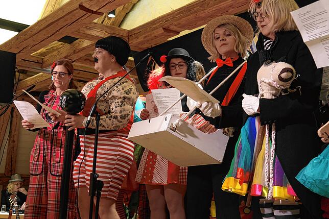 Bild 20: Frauenfasnet in Markdorf: „Was für ein Zirkus“ – Bilder vom närrischen Spektakel