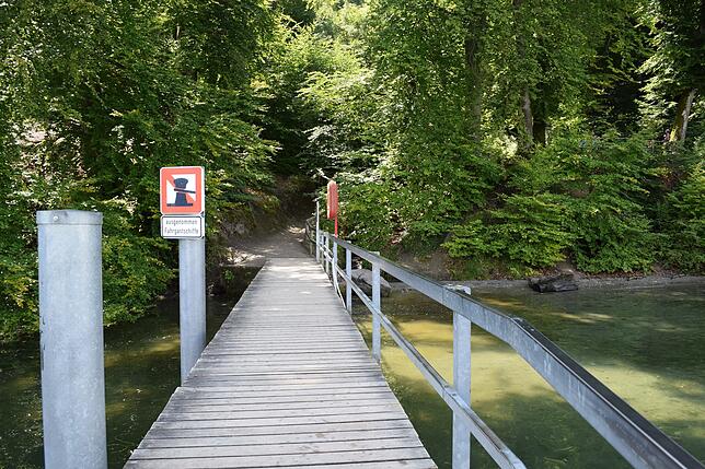 Der Steg am Fuß der gesperrten Marienschlucht muss erneuert werden, damit Baumaterial für spätere Maßnahmen gebracht werden kann. ...
