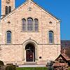 Die St. Galluskirche Eggingen erhielt zwei neue elektronische Liedanzeiger sowie neue Leuchter für den Altarraum (Kosten von 20.000 ...