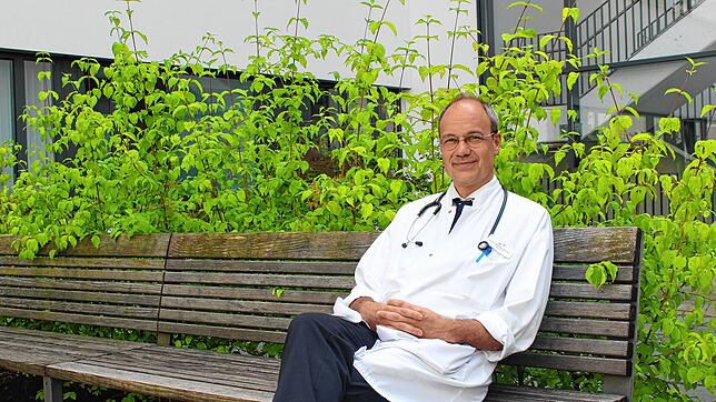 Matthias Henschen ist ärztlicher Direktor und Leiter des Zentrums für Kinder- und Jugendmedizin am Schwarzwald-Baar-Klinikum. Er hat ...