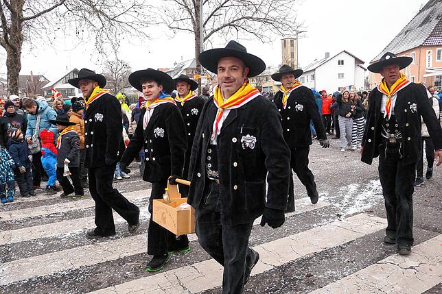 Bild 15: 29 Gruppen beim Jubiläumsumzug in Mühlhofen