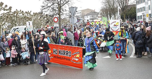 Bild 1: Närrischer Ausnahmezustand: Fasnachtsumzug 2025 begeistert Kreuzlingen – die besten Bilder!