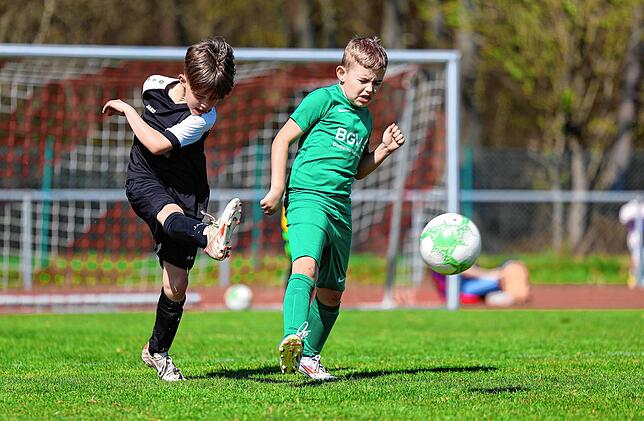 Bild 16: Kleine Kicker ganz groß! Unsere Bilder vom F-Jugendturnier des SC Bankholzen-Moos