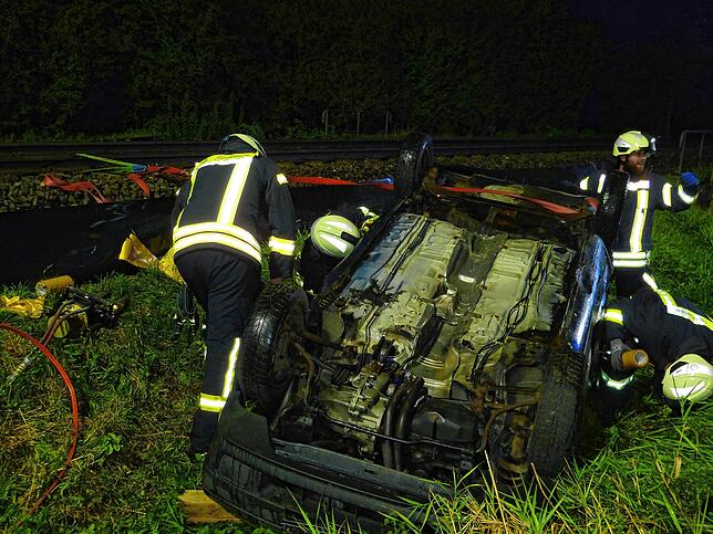 Bild 9: Bahnunfall mit vielen Verletzten: So proben Einsatzkräfte den Ernstfall