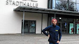 Ralf Moßbrugger bietet in der Stadthalle drei unterhaltsame Veranstaltungen an.