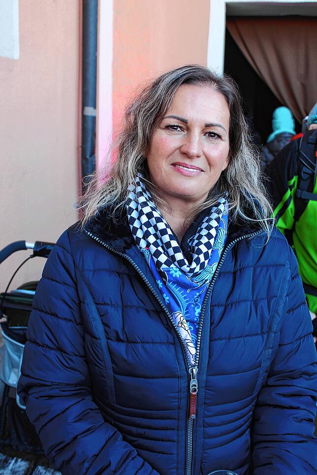 Elena Mistele aus Balingen hat sich mit Weihnachtsgeschenken eingedeckt, möchte aber nichts verraten.