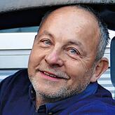 Achim Schächtle regt an, im östlichen Teil des Geländes Wohnraum für Mitarbeiter zu bauen.