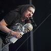 Spektakuläre Performance: James LaBrie. Sein mit einem Totenkopf verzierter Mikrofonständer war einer der Hingucker an diesem Abend.