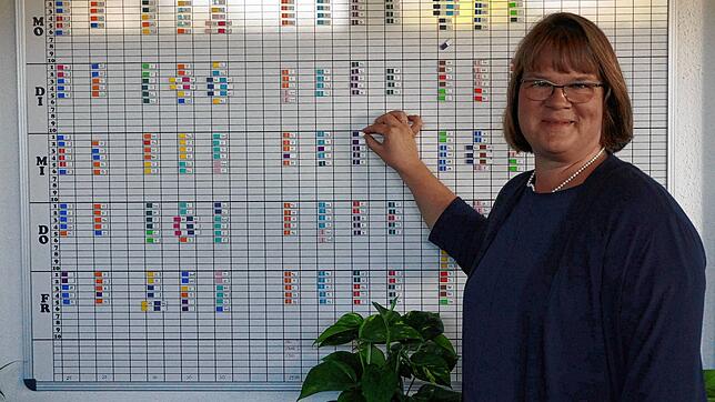 Der Stundenplan fürs neue Schuljahr an der Schlüchttal-Schule steht. Rektorin Rotraut Neubauer, seit zwei Jahren Schulleiterin, ist ...