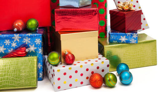 Für die Meisten gehören kleine und große Geschenke zum Weihnachtsfest einfach dazu.