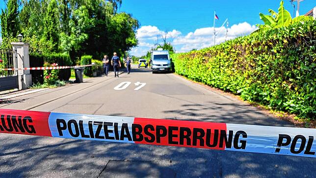 Der Uferbereich zwischen Nonnenhorn und Kressbronn war nach dem Fund einer Leiche weiträumig abgesperrt.