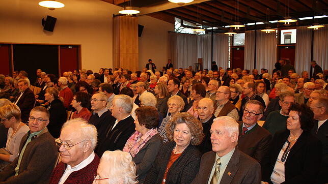 Der Prinz-Max-Saal ist beim Neujahrsempfang der Gemeinde Salem voll besetzt.