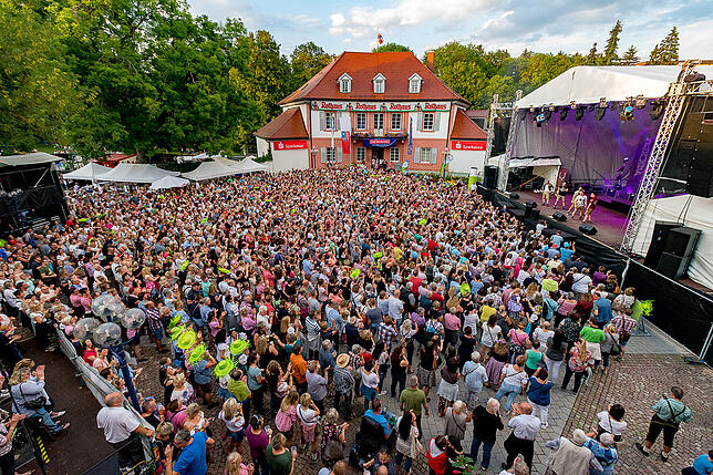 Bild 17: Alle Bilder vom Auftakt der 15. Sommersinnfonie: Volksmusiker von Voxxclub begeistern ihre Fans