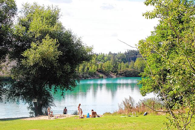 Der Baggersee bei Jettkofen erfreut sich zunehmender Beliebtheit, berichten regelmäßige Besucher. Das Baden kostet nichts und die ...