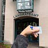 Das Landratsamt Konstanz muss die Führerscheinanträge genehmigen. Die Wartezeiten betragen aktuell bis zu drei Monate. Warum dauert das ...