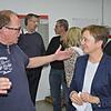 Chefin Sigrid Krebs-Hattler (rechts) im Gespräch mit ihren Unternehmerkollegen. Bild: Gerhard Jerger