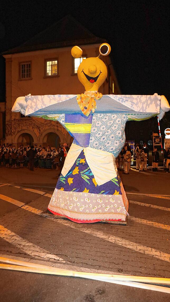 Bild 29: Auf dem Stephansplatz sprühen die Funken &ndash; hier endet die Konstanzer Fasnacht