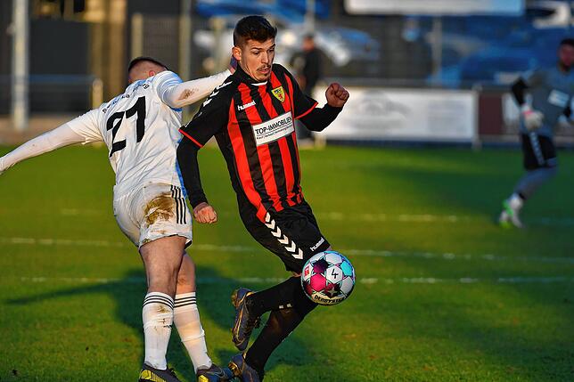 Bild 12: Spitzenreiter FSV Rheinfelden gelingt nur ein 1:1 gegen den SV 08 Laufenburg &ndash; und wir haben die Bilder!