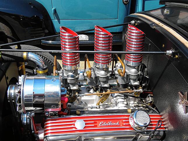 Bild 5: Chrom, Glitzer und dröhnende Motoren beim zwölften American-Cars- Treffen