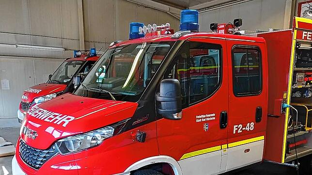 Wenn sich ein Tier in einer lebensbedrohlichen Lage befindet, muss die Feuerwehr (Symbolbild) ausrücken. Doch wer bezahlt den Einsatz?