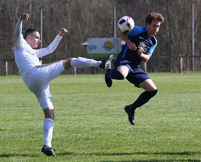 Bild 12: Die Spvgg. Brennet-Öflingen besiegt den FC Wehr mit 3:2 – und wir haben die Bilder
