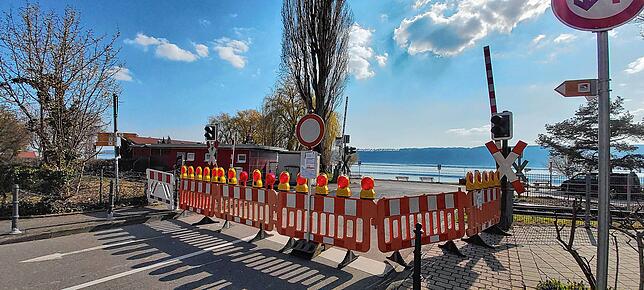 In Sipplingen war der beengte Uferbereich bereits am vergangenen Wochenende abgesperrt.