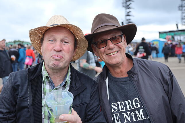 Bild 20: Das miese Wetter kann die Stimmung auf dem Southside nicht trüben: Hier sehen Sie die Bilder vom Festival-Samstag