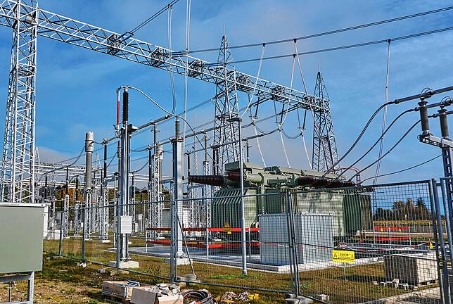 Das Umspannwerk in Schwörstadt wird aktuell im Laufenden Betrieb modernisiert. Von hier aus wird der transformiert und zurück ins Netz ...