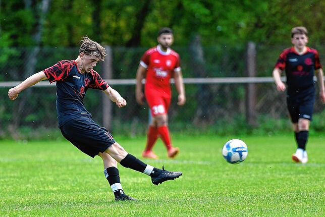 Bild 23: Elf Tore! Unsere Bildergalerie vom 6:5-Erfolg des VfB Villingen gegen den FC Löffingen