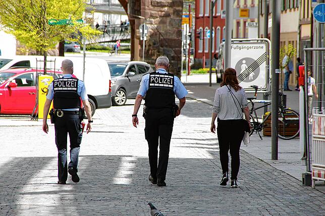 Bild 8: Polizeigroßaufgebot und Demos in Villingen: Der etwas andere Muttertag im Fotorückblick