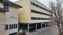 Das Klinikum Hochrhein in Waldshut: Nach Kritik seitens der SPD-Abgeordneten Rita Schwarzelühr-Sutter stellen sich nun 26 leitende Ärzte ...